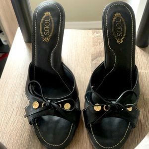 Women’s Black Tod’s Heels size 7